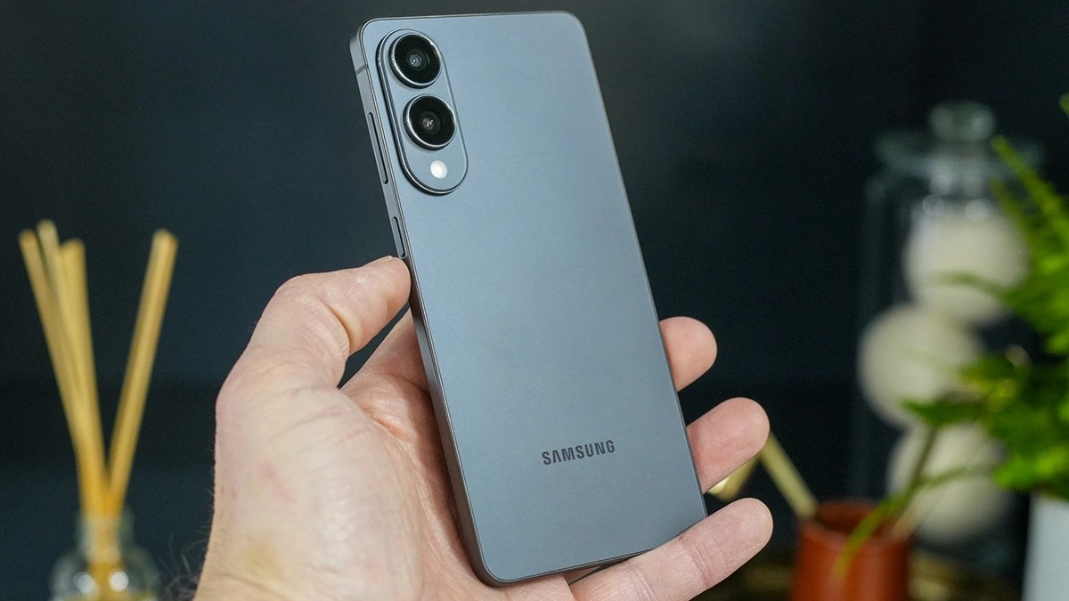 Samsung ra mắt Galaxy S25 Edge với thiết kế siêu mỏng 5.8mm