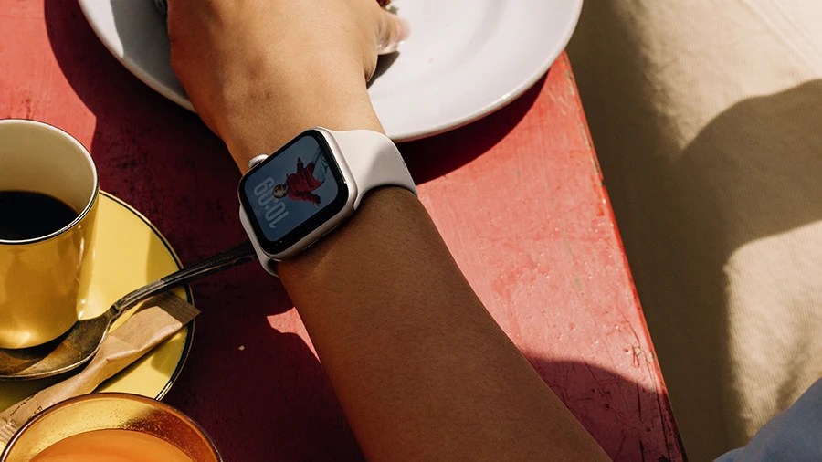 Apple ra mắt Apple Watch SE 3, chip S10, có sạc nhanh